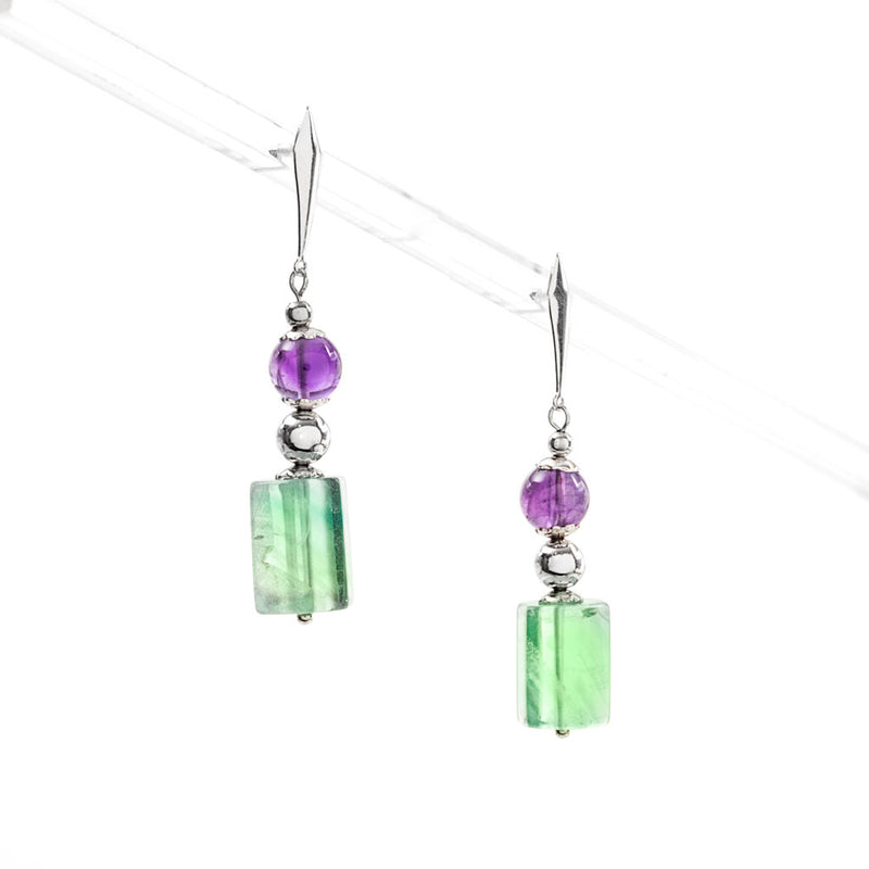 Orecchini in agento 925 rodiato, fluorite verde e ametista viola