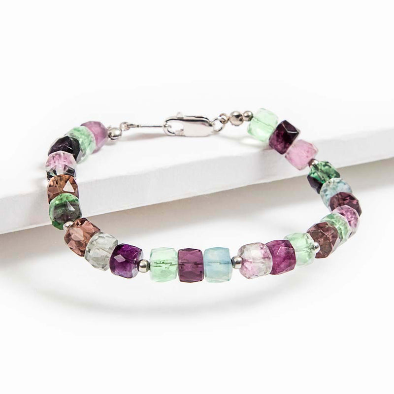 Bracciale con cilindri sfaccettati di fluorite e argento 925 rodiato