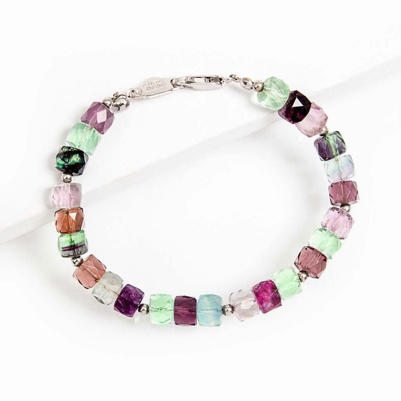 Bracciale con cilindri sfaccettati di fluorite e argento 925 rodiato