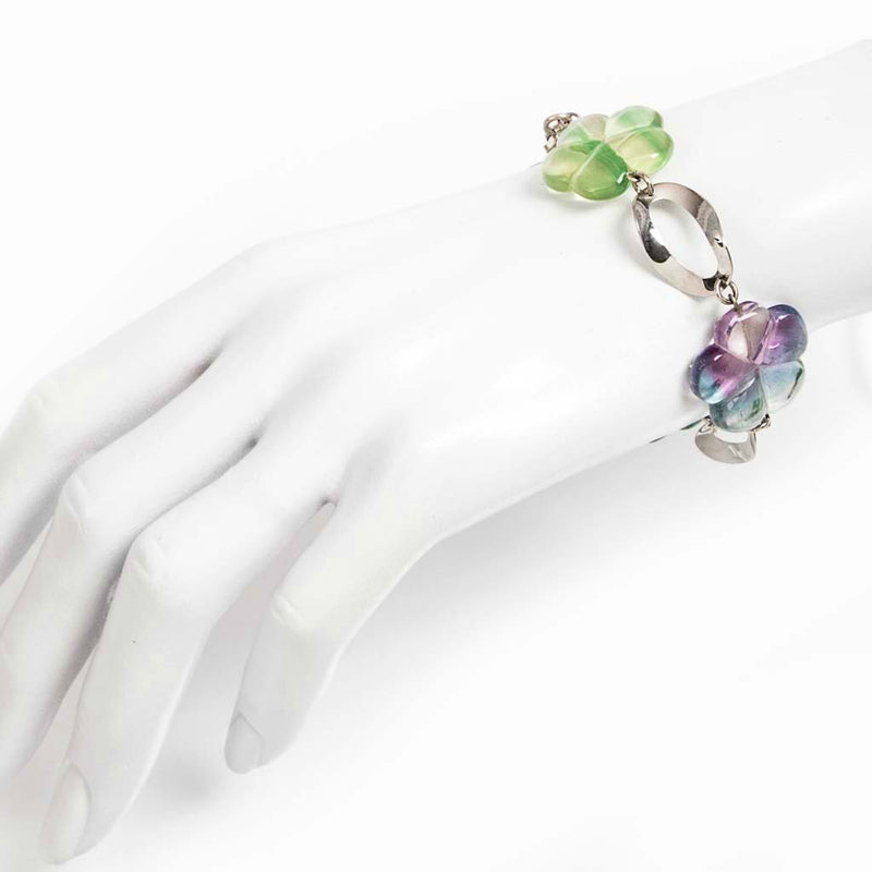 Bracciale in argento 925 rodiato ed eleganti fiori di fluorite multicolor